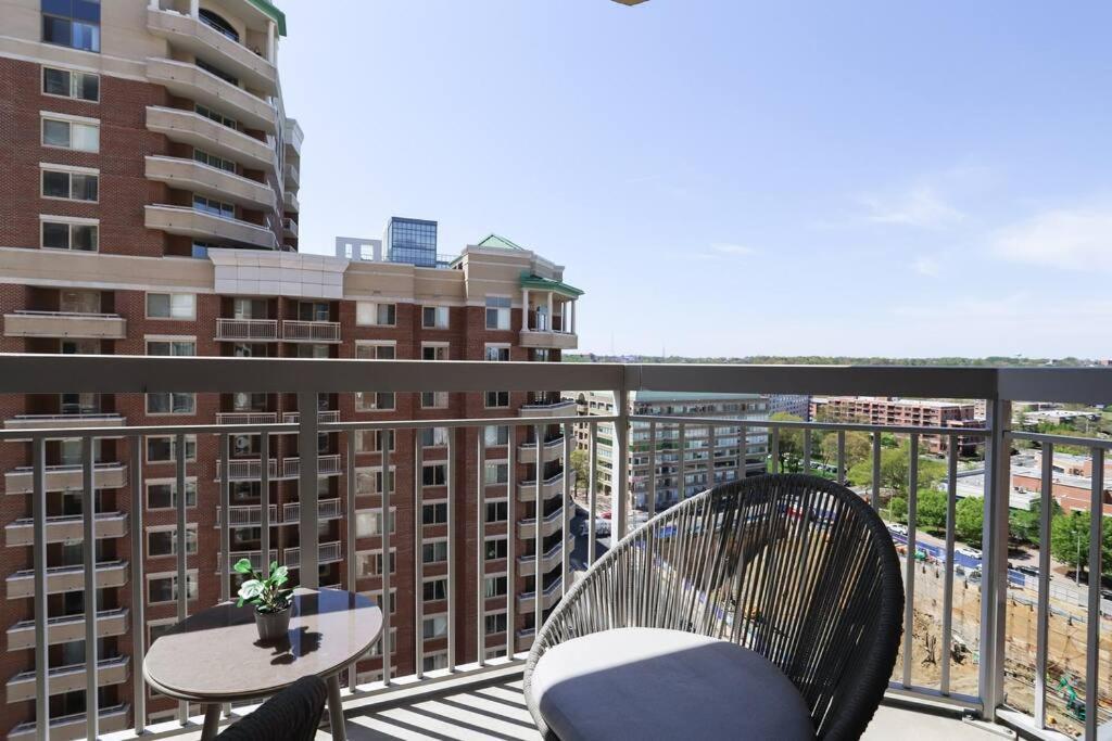 Bright Apartment Walk To Ballston Metro أرلنغتون المظهر الخارجي الصورة