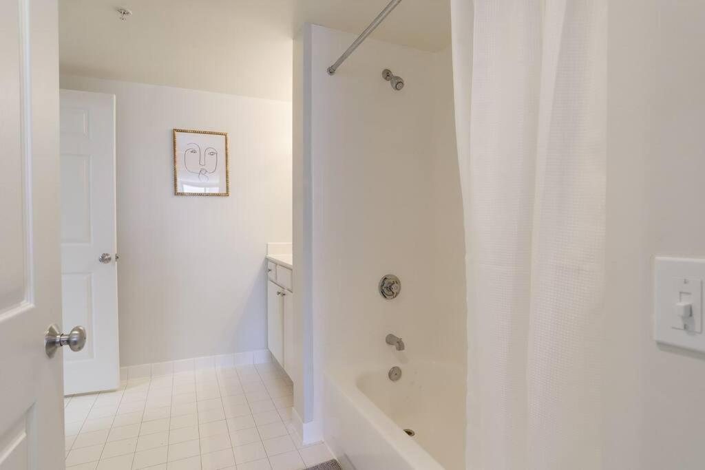 Bright Apartment Walk To Ballston Metro أرلنغتون المظهر الخارجي الصورة