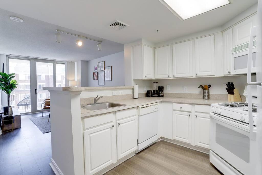 Bright Apartment Walk To Ballston Metro أرلنغتون المظهر الخارجي الصورة